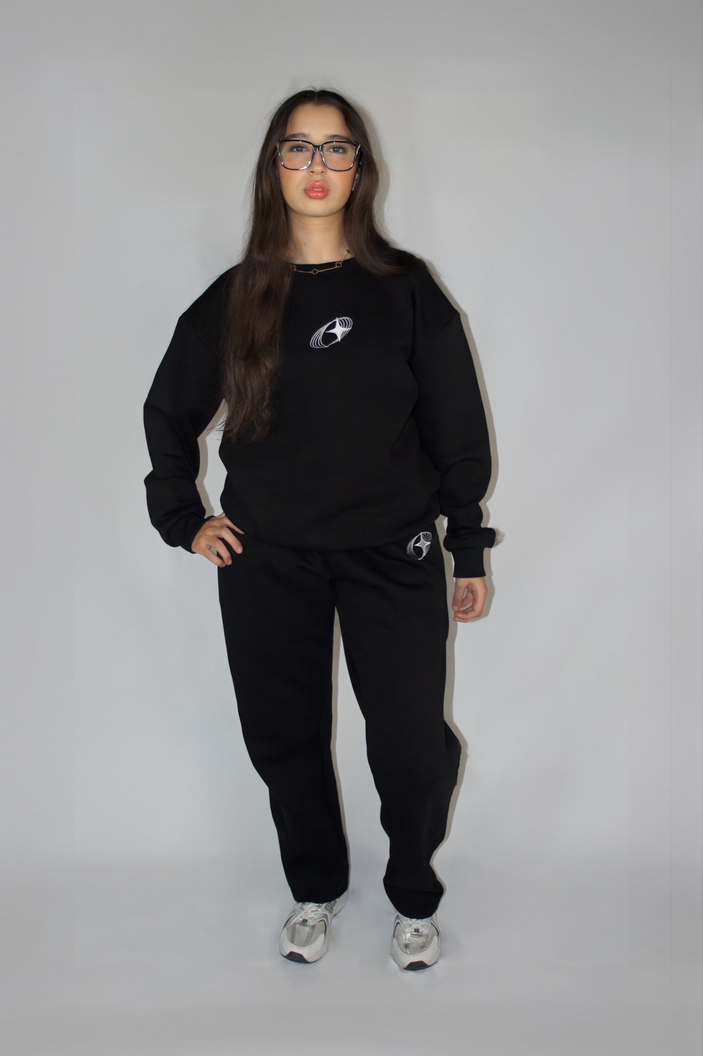 URBAN AESTHETICS BLACK SWEATPANTS Storing