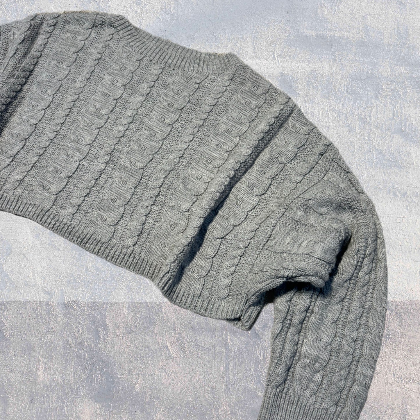 Sweater crop (S) Storing