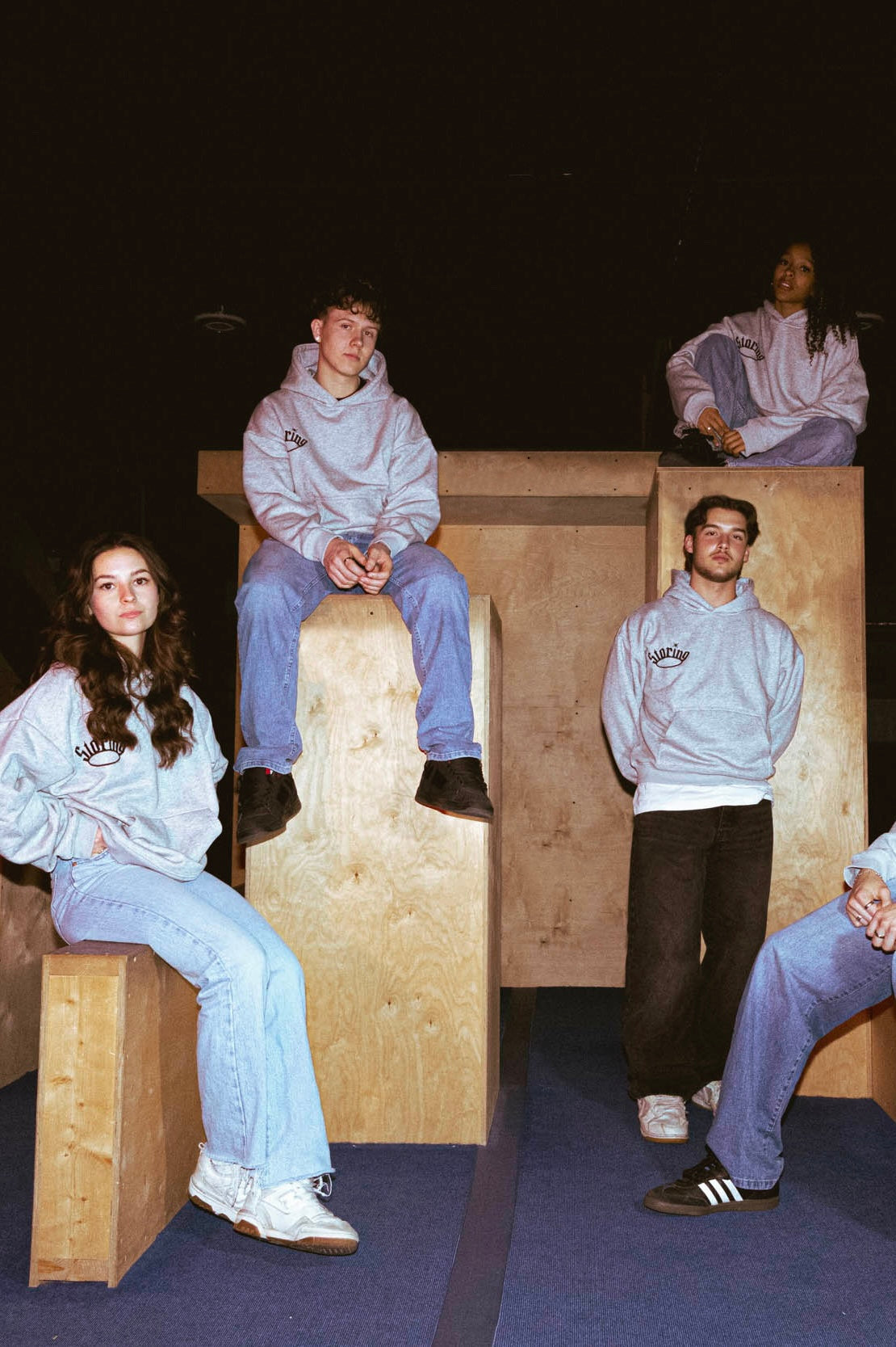 GREY BOXY HOODIE Storing