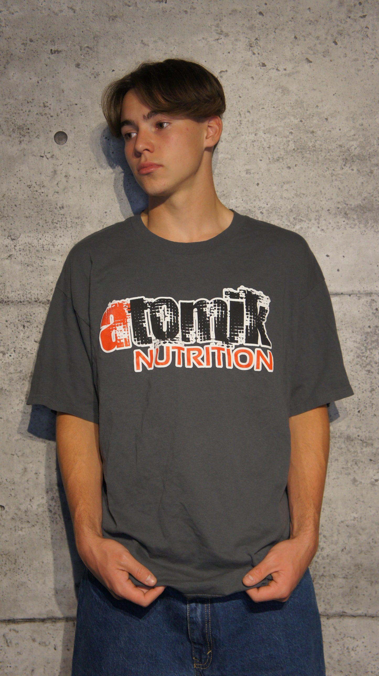 Oversized Graphic Tee-shirt (XL) Storing