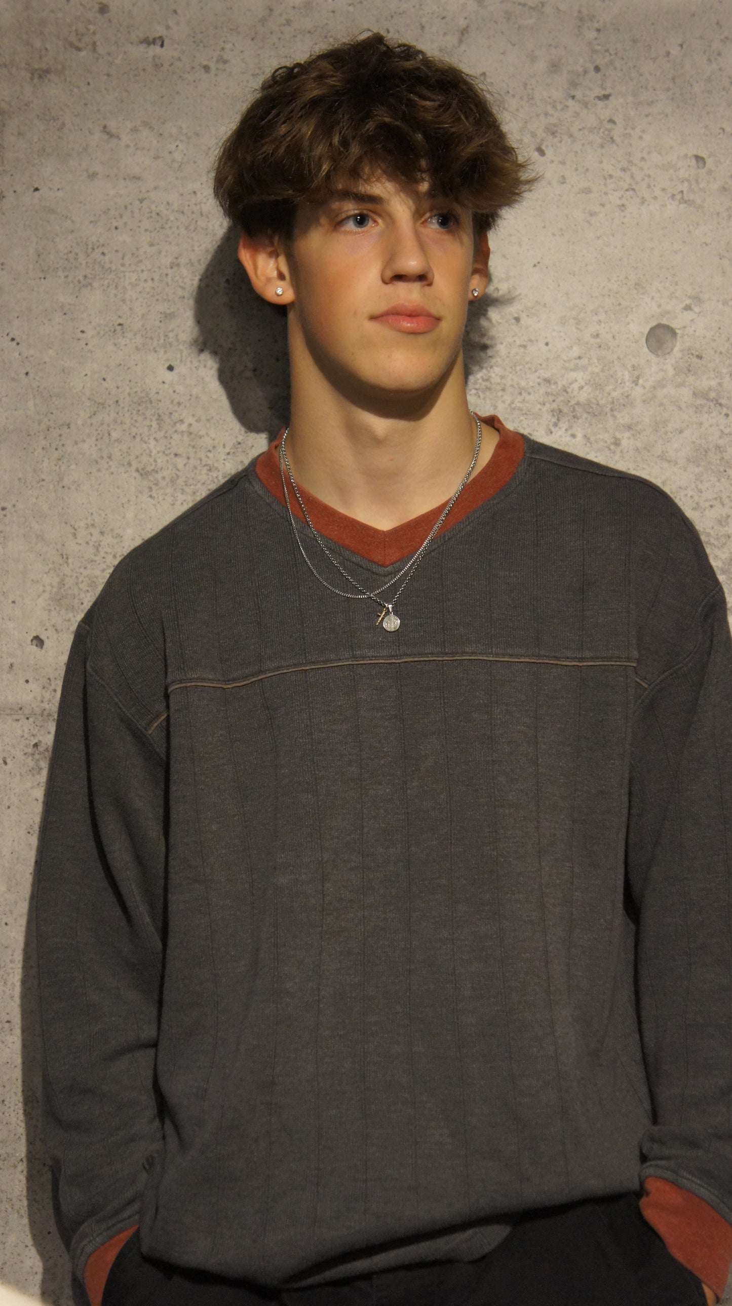 Columbia knit sweater (L) Storing